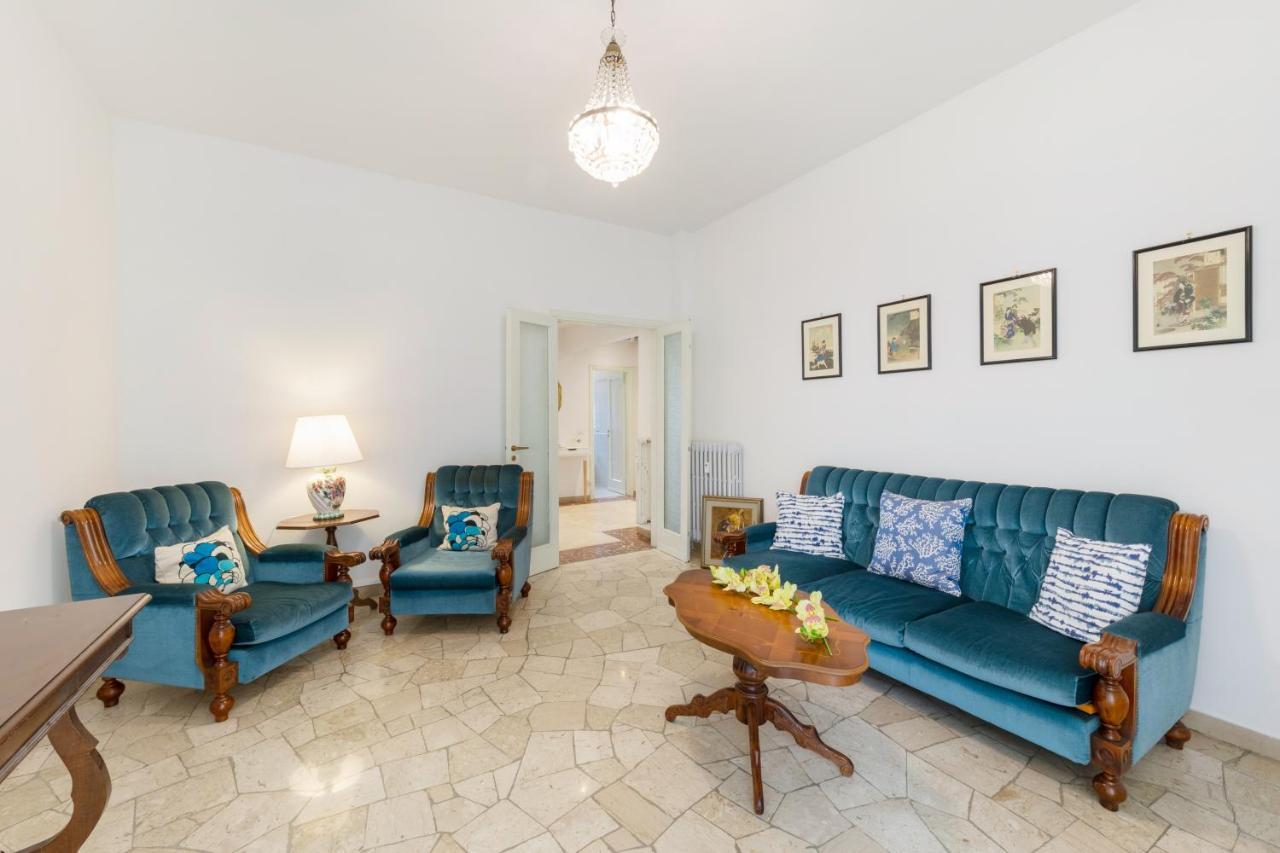 Il Salotto Blu - Appartamento Con Parcheggio Флоренція Екстер'єр фото
