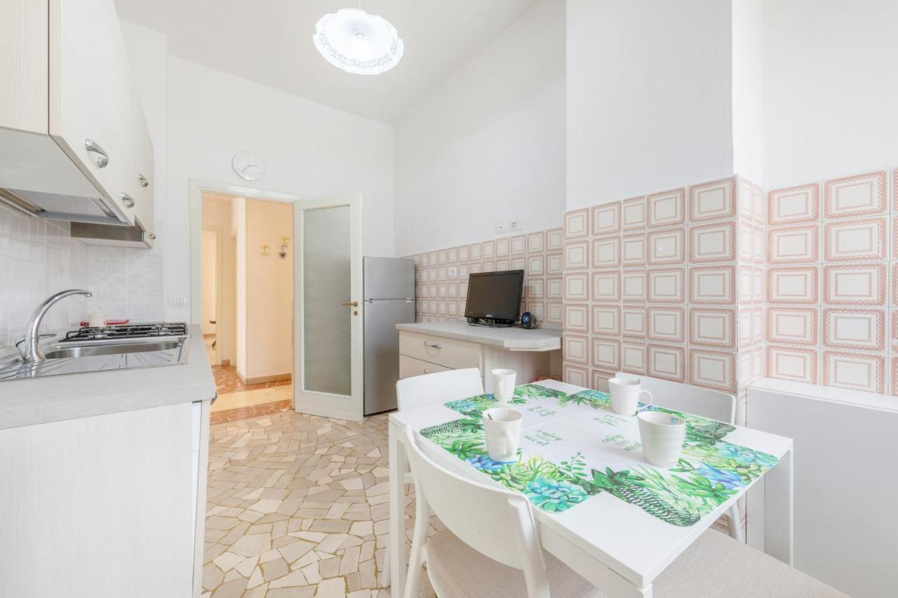 Il Salotto Blu - Appartamento Con Parcheggio Флоренція Екстер'єр фото
